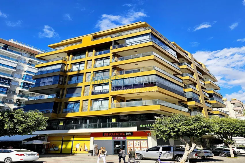 Furnished 1+1 apartment in Mahmutlar — 150 m from the sea, Barbarossa Avenue 3 