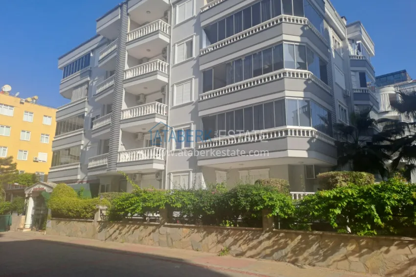 2+1 apartment in Alanya, Oba — furnished, with a large glazed balcony and a convenient location 4 