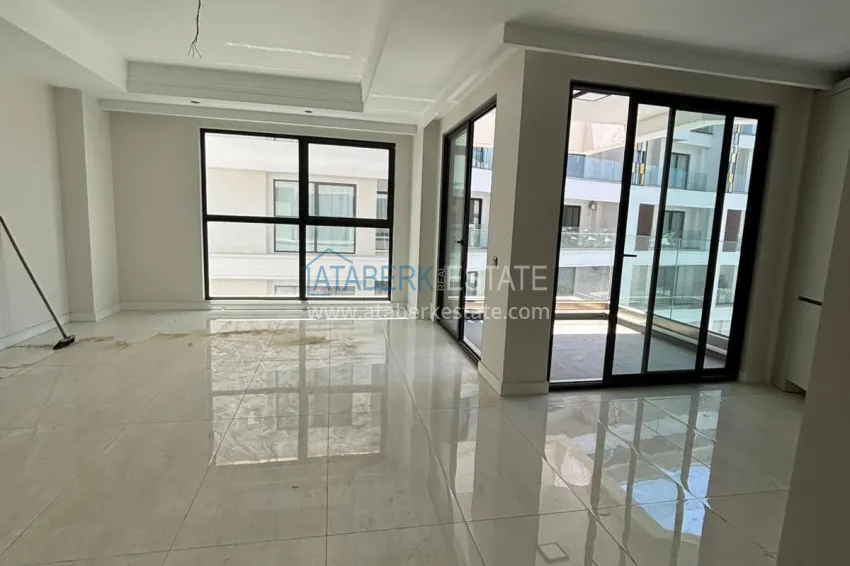 Purchase 3+1 XL apartment in Turkler — for investment and recreation in a premium hotel complex 1 