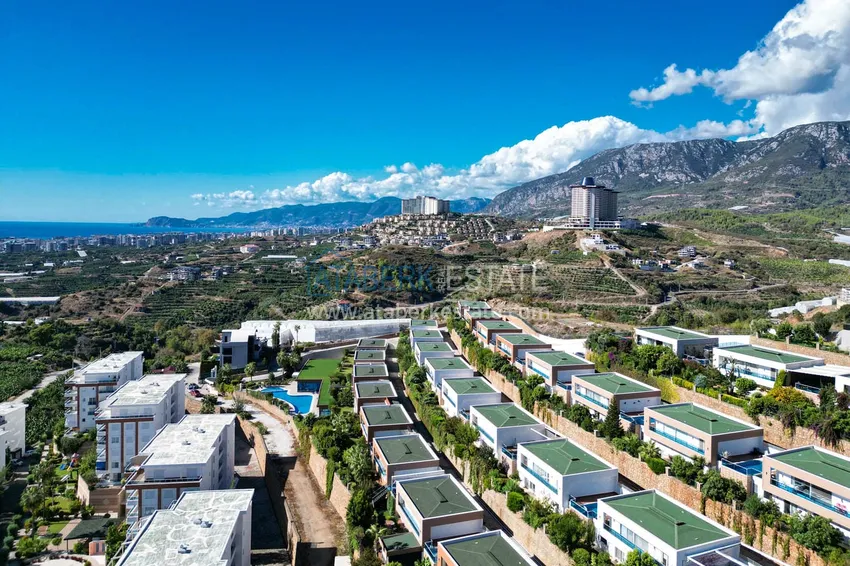 Elegant 3+1 villa with panoramic sea and mountain views in an elite complex — Alanya, Kargicak district 11 