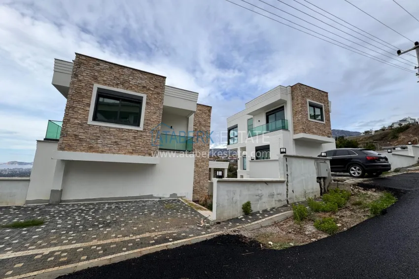 Villa 3+1 in Kargicak - modern architecture, privacy and impressive panoramas 1 