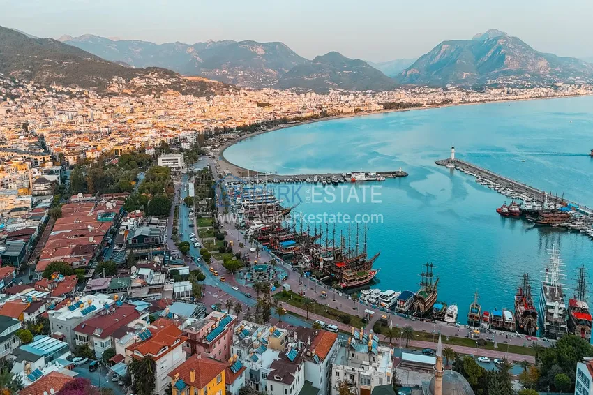 3+1 apartment for a residence permit in Alanya, Kale district - furnished and with panoramic views of the sea and port  9 