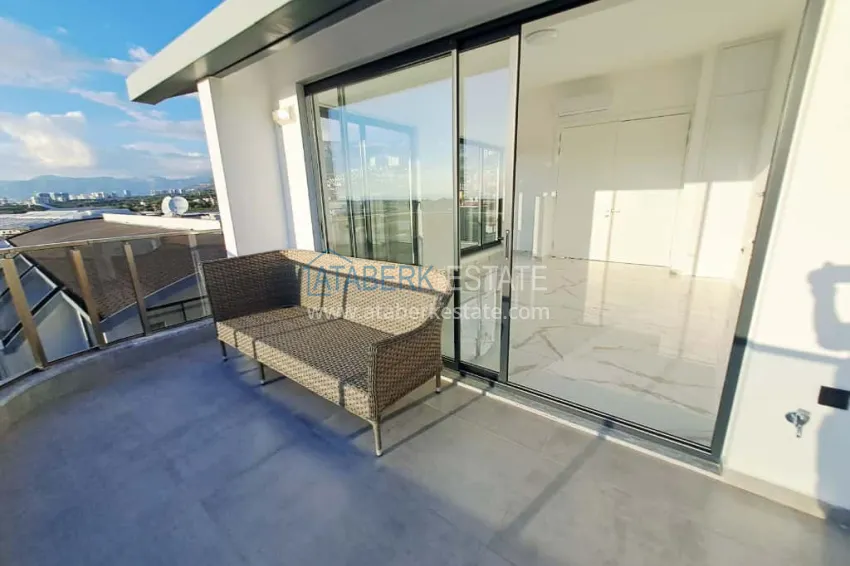 Purchase 3+1 duplex penthouse in Kargicak - with panoramic views and designer redevelopment 21