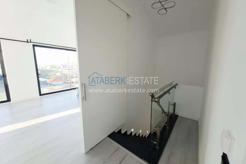 Purchase 3+1 duplex penthouse in Kargicak - with panoramic views and designer redevelopment 35