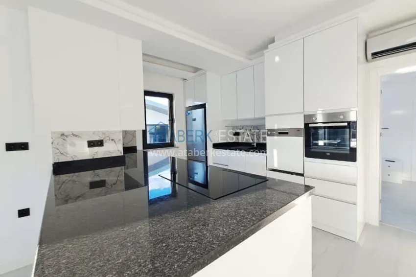 Purchase 3+1 duplex penthouse in Kargicak - with panoramic views and designer redevelopment 9