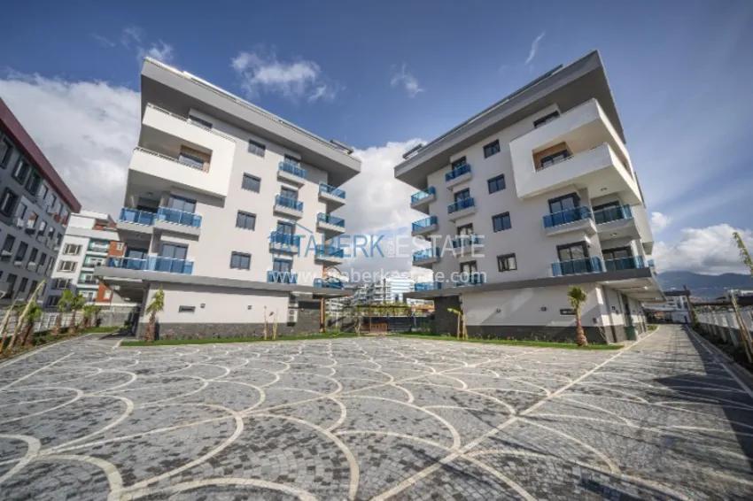 3+1 apartment in Alanya, Oba district - single-level layout and citizenship 10 