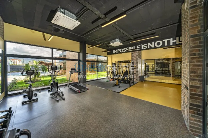 3+1 apartment in Alanya, Oba district - single-level layout and citizenship 18 