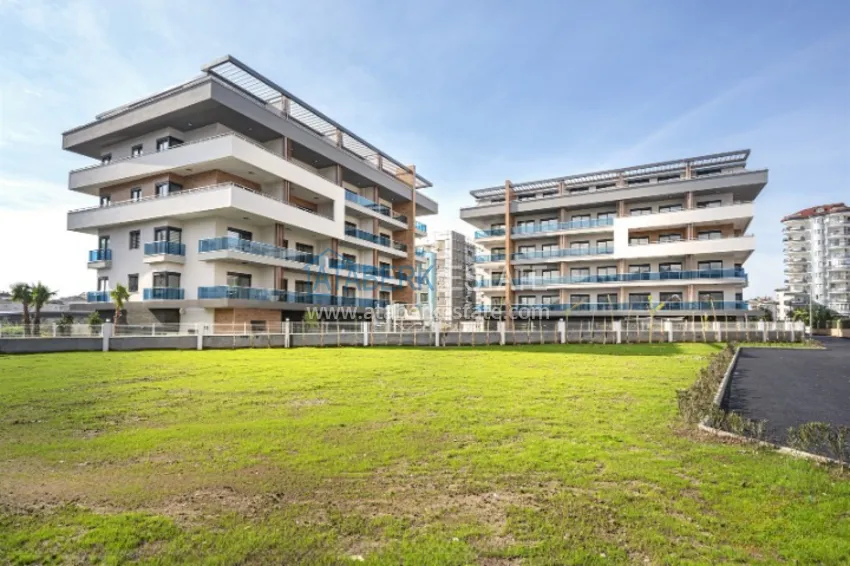 3+1 apartment in Alanya, Oba district - single-level layout and citizenship 3 