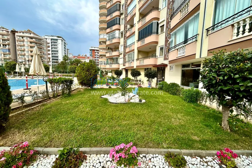 2+1 apartment in Mahmutlar with furniture and two balconies  4 