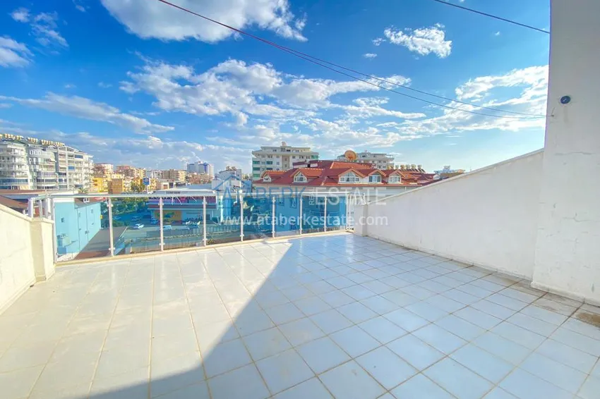 1+1 apartment in Alanya, Oba — turnkey with a glazed balcony, near the sea 11