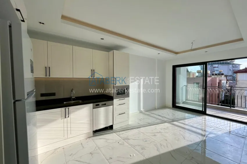 Purchase Finely finished apartment in the center of Alanya — Cleopatra beach area 2 