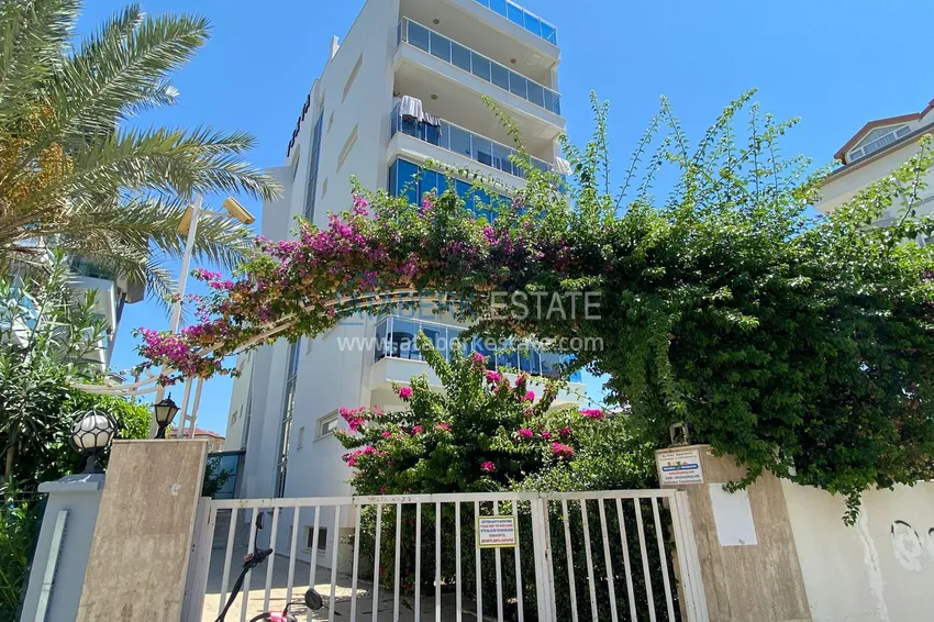 1+1 apartment in Alanya, Oba — turnkey with a glazed balcony, near the sea 3