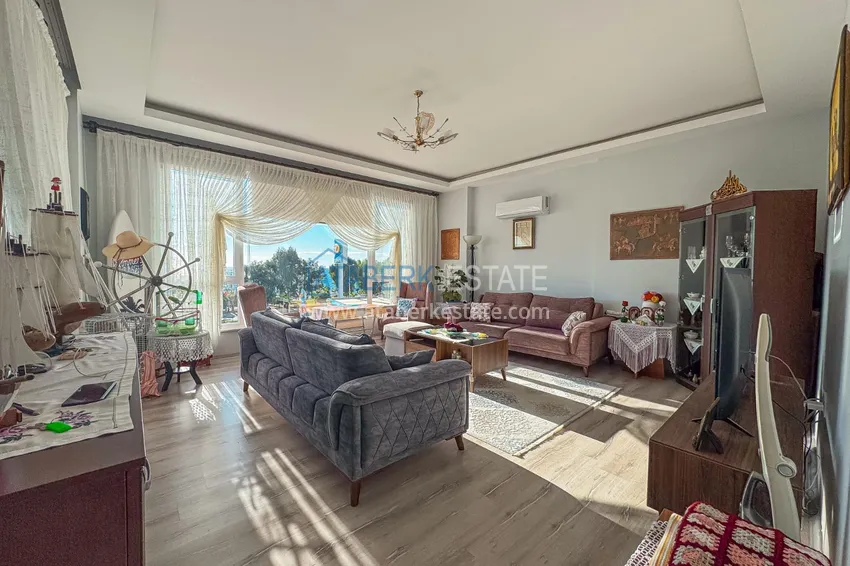 Purchase Linear 3+1 apartment in Kargicak on the first line — with a separate kitchen and sea view 1