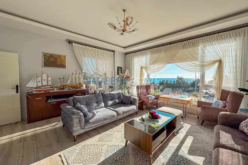 Purchase Linear 3+1 apartment in Kargicak on the first line — with a separate kitchen and sea view 3