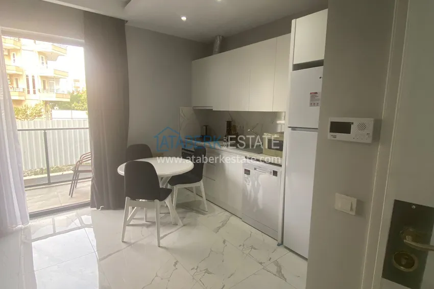 Purchase  Apartment in the center of Alanya in a complex at the final stage of construction 1 