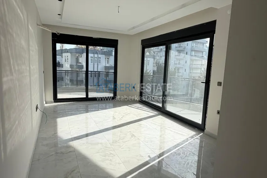 2+1 apartment with a view of the fortress in the center of Alanya — Cleopatra beach area 2 