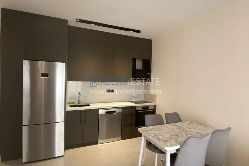 Purchase 1+1 penthouse for short-term rent in the center of Alanya - furnished, 250 m to Keykubat Beach No. 43 4 