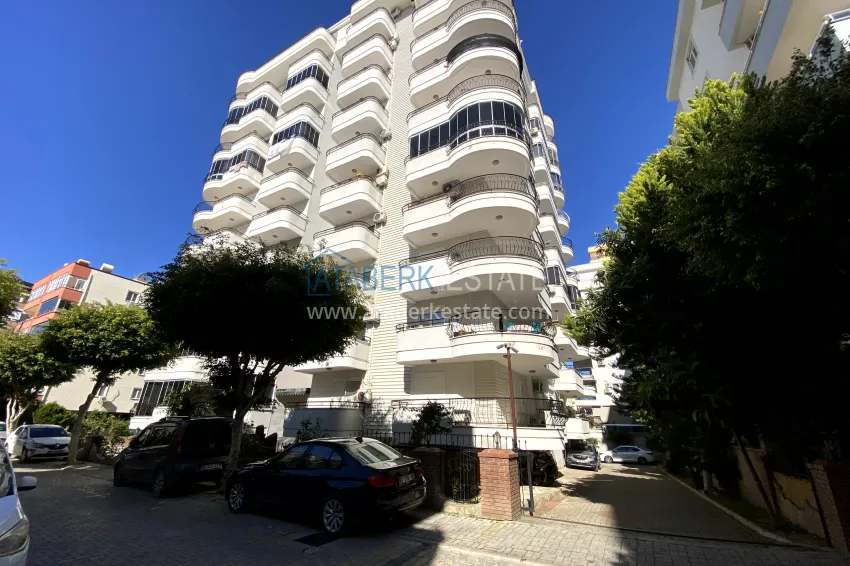 2+1 apartment in Mahmutlar - in a well-maintained complex and only 350 m from the sea 1