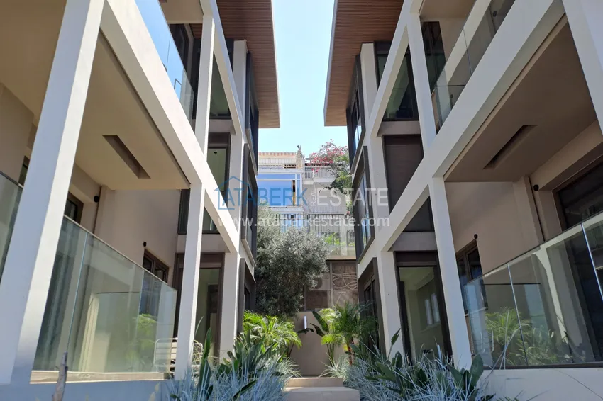 Apartments with panoramic views from the developer in the historic heart of Alanya. Property for a residence permit 46 