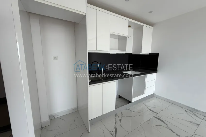 Purchase Good price! Apartment 1+1 in Mahmutlar — property under a residence permit with mountain views 3