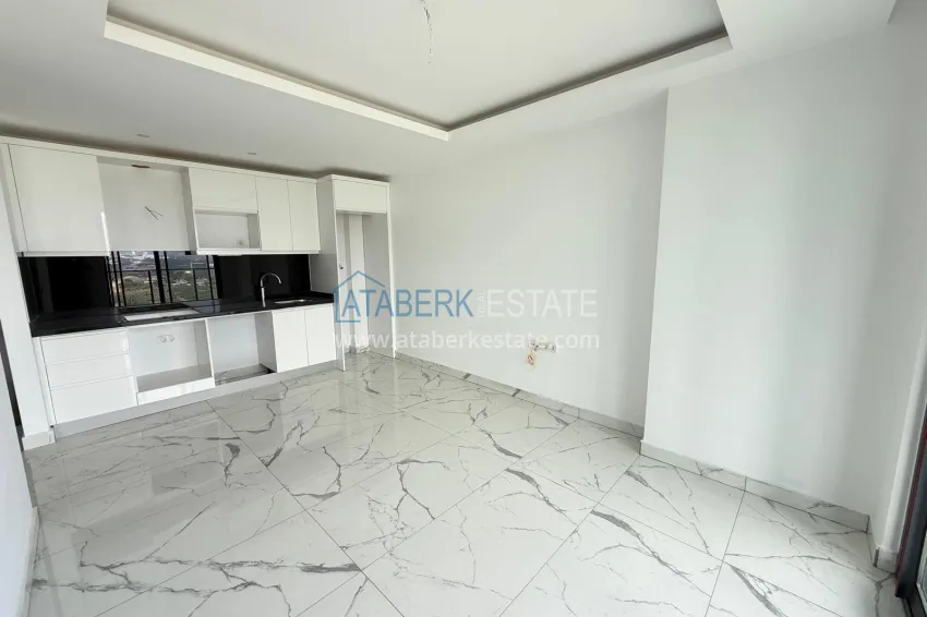 Purchase Good price! Apartment 1+1 in Mahmutlar — property under a residence permit with mountain views 5