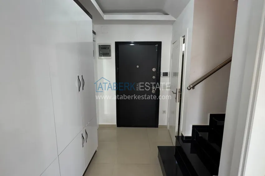 Purchase Furnished penthouse with views in a complex on the main street of Mahmutlar district 1 