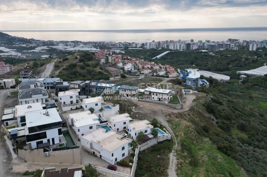 3+1 villa in Kargicak with private pool, furniture and panoramic views 2 