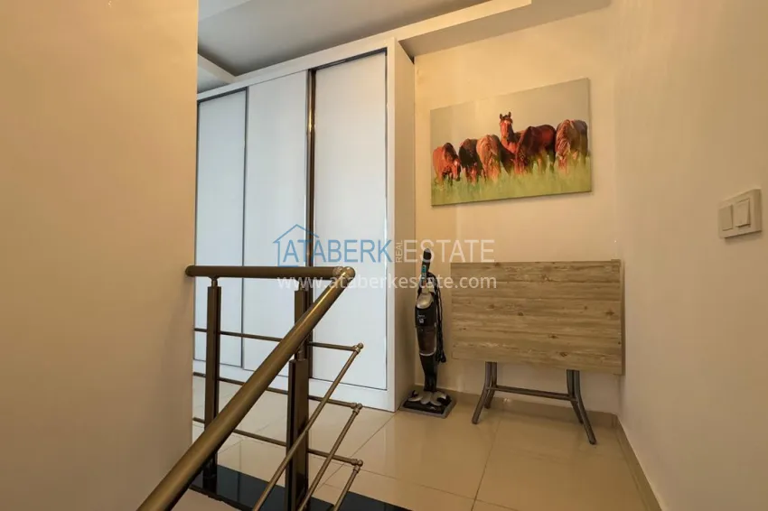 Purchase Furnished penthouse with views in a complex on the main street of Mahmutlar district 16 