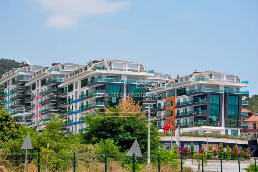 Garden duplex 3+1 in Kargicak with furniture - property under citizenship 2 