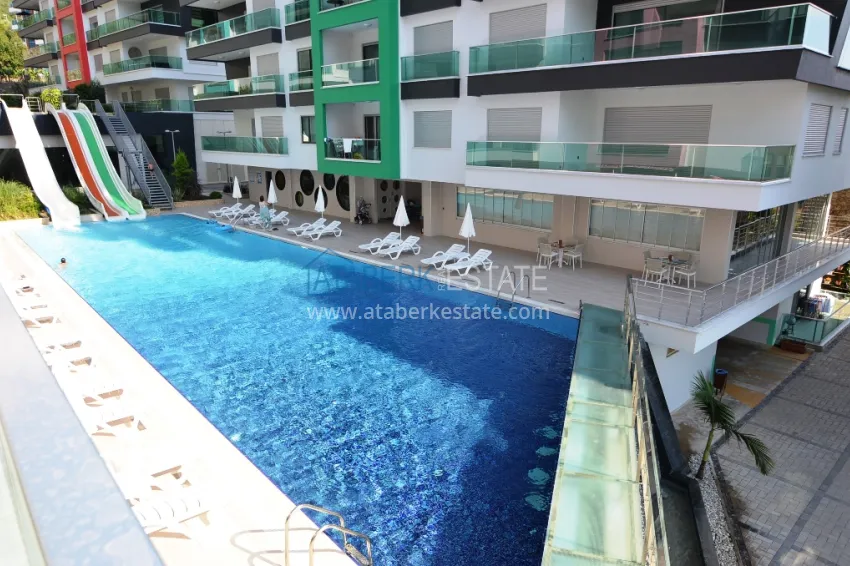 Garden duplex 3+1 in Kargicak with furniture - property under citizenship 7 