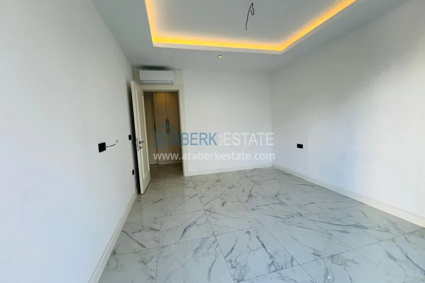 Purchase  2+1 apartment from an investor in a complex under construction, Alanya center — Cleopatra beach area 10 