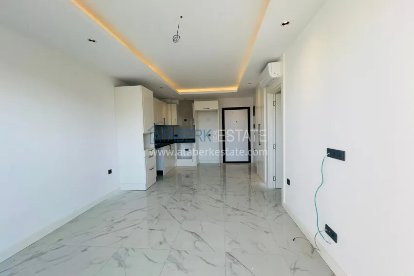 Purchase Apartment in the center of Alanya from an investor with sea view — Cleopatra beach area 4 