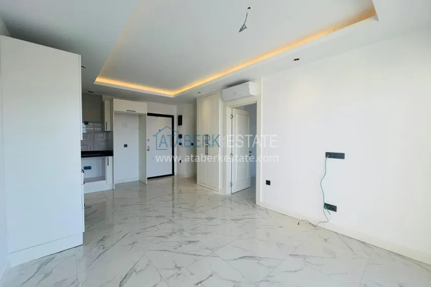 Purchase Apartment in the center of Alanya from an investor with sea view — Cleopatra beach area 5 