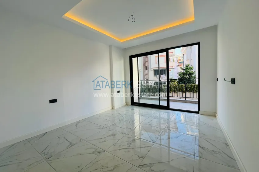 Purchase  2+1 apartment from an investor in a complex under construction, Alanya center — Cleopatra beach area 6 
