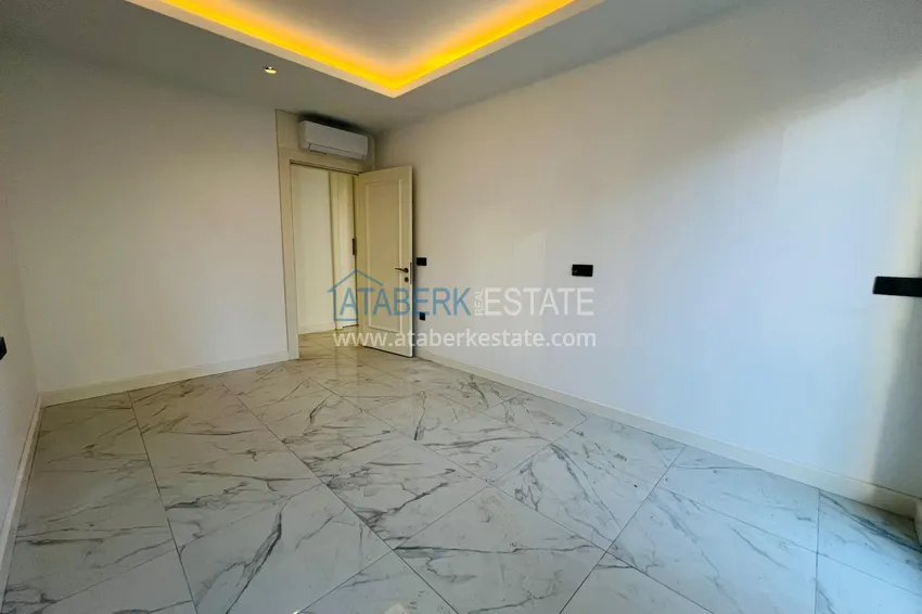 Purchase  2+1 apartment from an investor in a complex under construction, Alanya center — Cleopatra beach area 8 