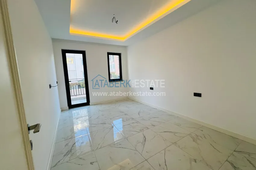 Purchase  2+1 apartment from an investor in a complex under construction, Alanya center — Cleopatra beach area 9 