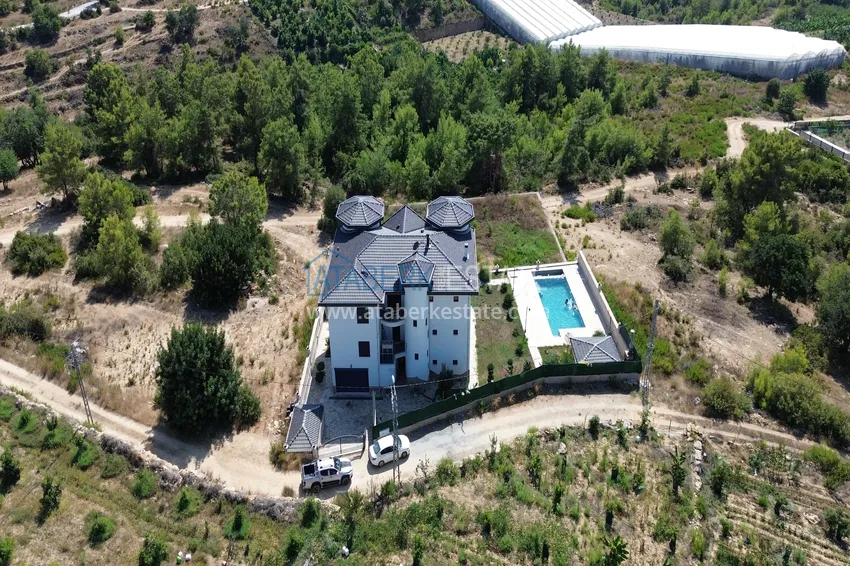 Luxury private villa in Alanya, Incekum district. Citizenship property 13 