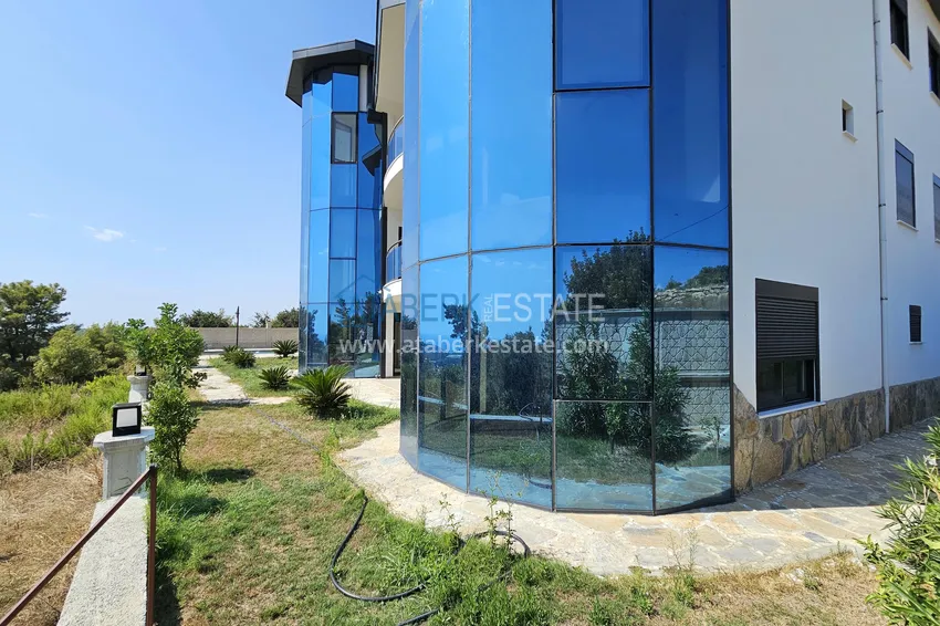 Luxury private villa in Alanya, Incekum district. Citizenship property 17 