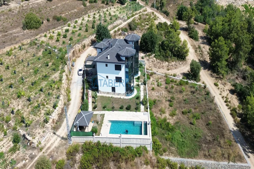 Luxury private villa in Alanya, Incekum district. Citizenship property 7 