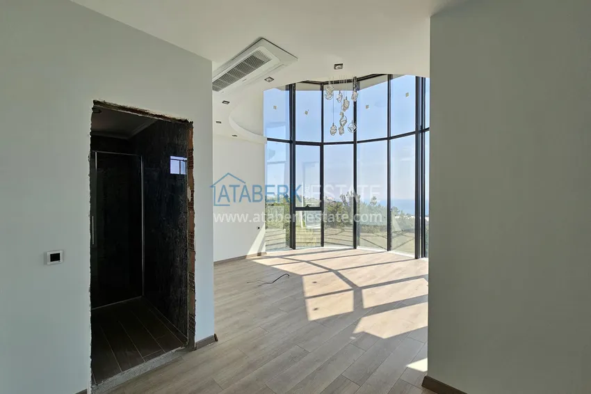 Purchase  Luxury private villa in Alanya, Incekum district. Citizenship property 47 