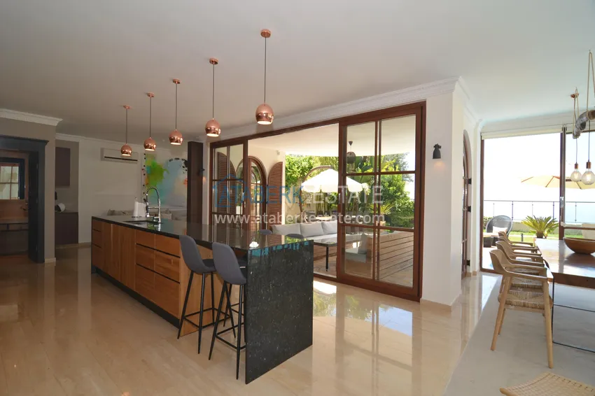 Purchase Luxury villa in Alanya, Bektash - private house with pool and panoramic surroundings 1