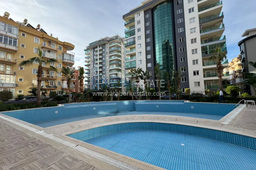 One bedroom apartment 83 m2 with furniture and a glazed balcony in the center of Mahmutlar - directly from the owner 4 