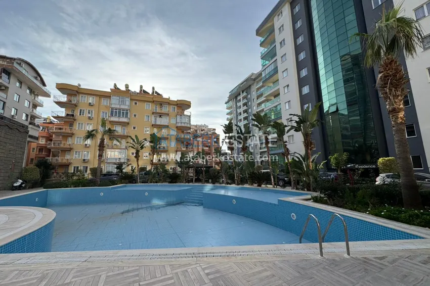 One bedroom apartment 83 m2 with furniture and a glazed balcony in the center of Mahmutlar - directly from the owner 5 