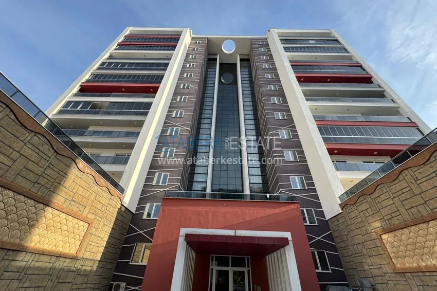 One bedroom apartment 83 m2 with furniture and a glazed balcony in the center of Mahmutlar - directly from the owner 8 