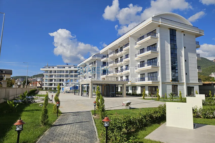 1+1 apartment with mountain views in Alanya, Oba district 8 