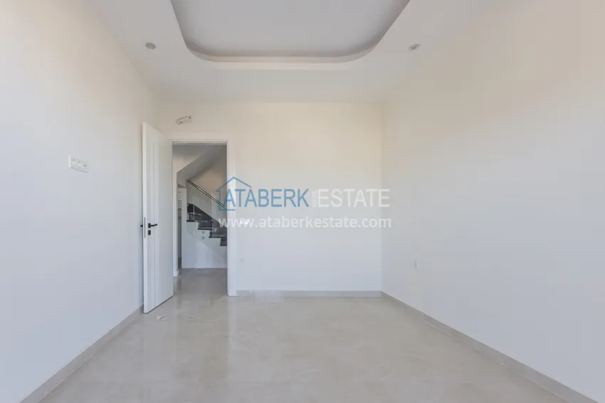 Purchase  Elite two-story penthouse 4+1 with sea and fortress views - Mahmutlar center 35 