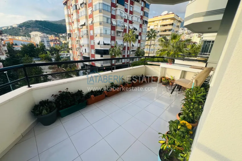 Purchase 1+1 apartment from the owner in the center of Alanya - fish market area, near Cleopatra Beach 7 