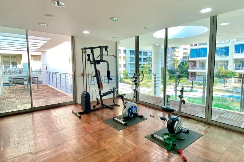 2+1 apartment with sea view in the center of Mahmutlar — furniture, separate kitchen and glazed balcony 15 