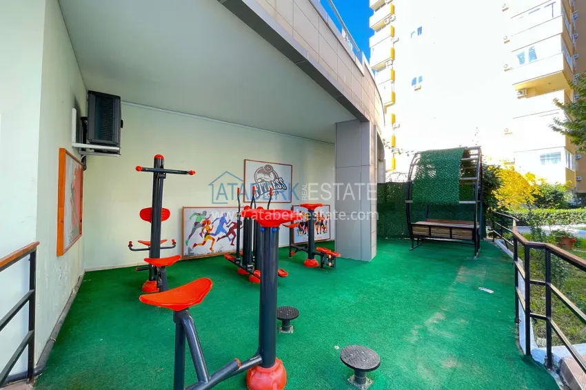 1+1 apartment in Mahmutlar, Alanya — furnished and with a large glazed balcony 12