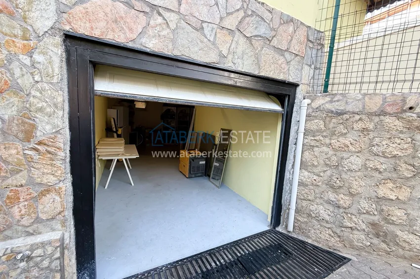 Private villa 5+3 in the Oba area — three-storey with furniture, suitable for a residence permit 10 